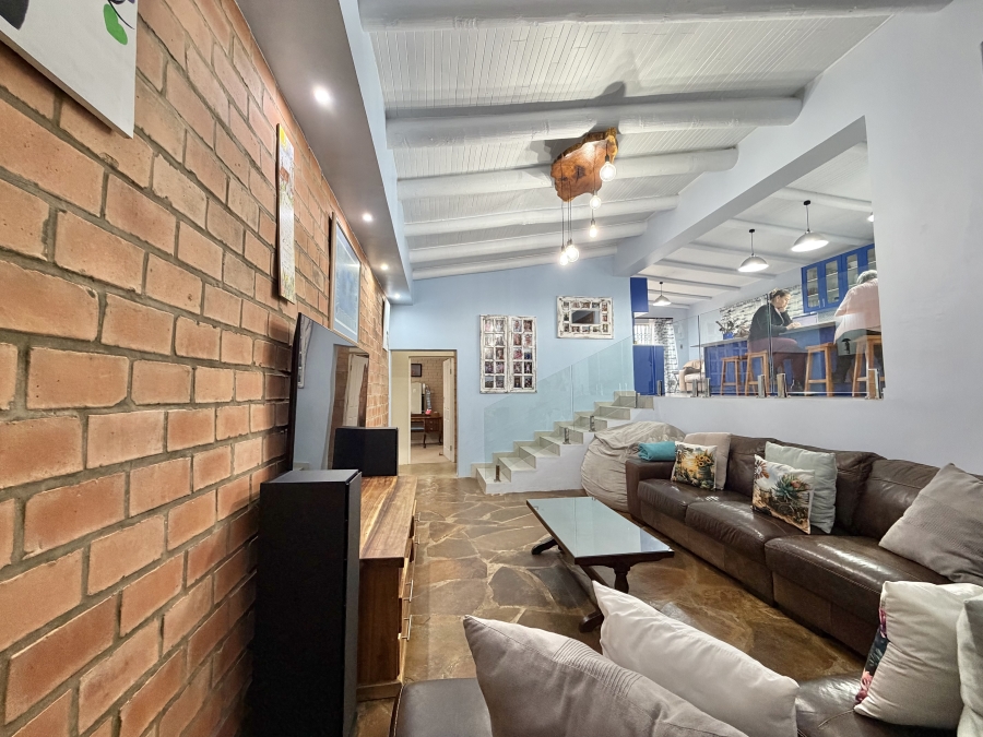 4 Bedroom Property for Sale in Wavecrest Eastern Cape